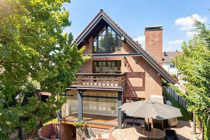 Haus zum Kaufen in Langenfeld (Rheinland) 1.397.000,00 € 300 m²