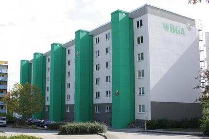 3 Raumwohnung mit großem Balkon (verglast) , Dusche und Aufzug - Stendal