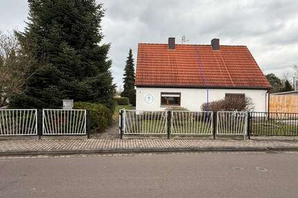 Haus zum Kaufen in Neukieritzsch 200.000,00 € 84 m²