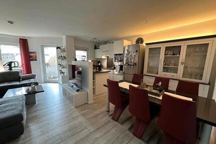 Privat: Helle&gepflegte 3-Zi-Wohnung mit Balkon,EBK+Stellplatz - Idstein