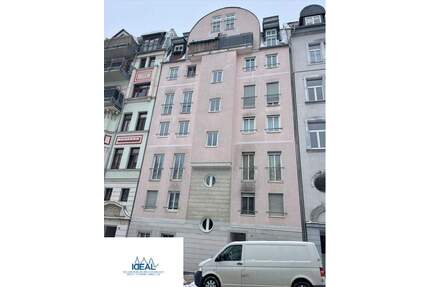 IDEAL - frisch renoviert, Aufzug und großer Balkon - Plauen Preißelpöhl