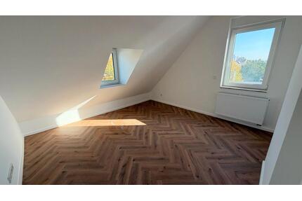 ERSTBEZUG KERNSANIERTE 2-ZIMMER-DACHGESCHOSSWOHNUNG - Wiesbaden Klarenthal