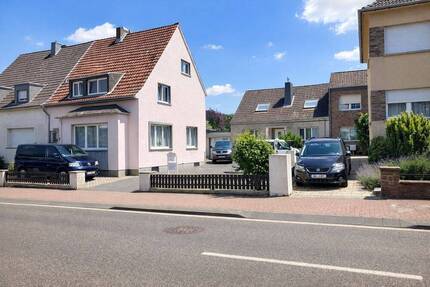 Großes Familienhaus mit Garten, Garage und Ausbaupotenzial auf ca. 170 m² Gesamtfläche - Euskirchen Innenstadt