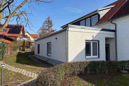 Modernes Reihenhaus mit Garten - 1.675,00&nbsp;EUR Kaltmiete, ca.&nbsp; 150,00&nbsp;m&sup2; in Bucha (PLZ: 07751)