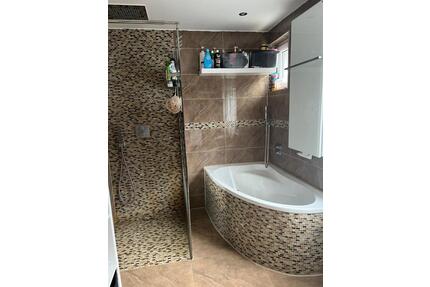 Großzügige 4-Zimmer-EG-Wohnung mit Terrasse, Balkon, Garage - Grafenau