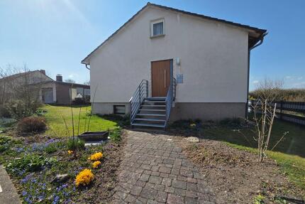 Einfamilienhaus mit DoppelgarageWintergarten in Schenklengsfeld - Fischach