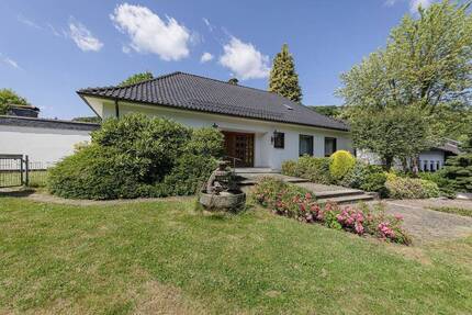 Stilvolle Rarität in versteckter Lage: Einfamilienhaus mit traumhaftem Grundstück und Doppelgarage! - Ennepetal Milspe