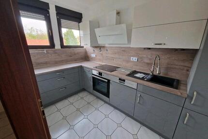 2 ZKB 2 Balkone Einbauküche - 600,00&nbsp;EUR Kaltmiete, ca.&nbsp; 99,00&nbsp;m&sup2; in Homburg (PLZ: 66424)