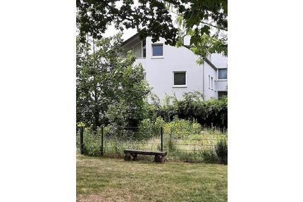 Brinkum: Schöne im Grünen gelegene 2-3 Zimmer DG-Whg. - Stuhr