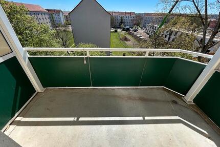 Ideal für Singles oder Pärchen! Helle 2-Zimmer-Wohnung mit Balkon! - Aschersleben