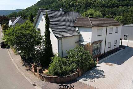Haus zum Kaufen in Annweiler am Trifels 310.000,00 € 270 m²