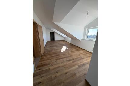 Gemütliche 2-Zimmer-Dachgeschosswohnung im Neubau – helle Räume in St. Oswald (Whg. 14) - Sankt Oswald-Riedlhütte