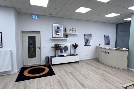 Mit zwei TG-Stellplätzen! Moderne Büro- oder Praxisfläche direkt am Holm - Flensburg