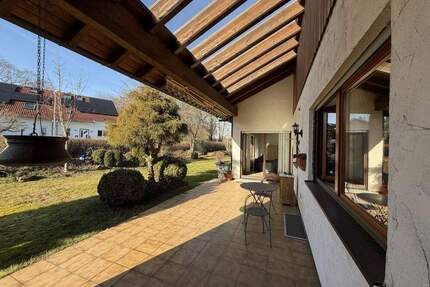 Wohnen auf einer Ebene: Freistehendes Einfamilienhaus in Gärtringen, perfekt für zwei!