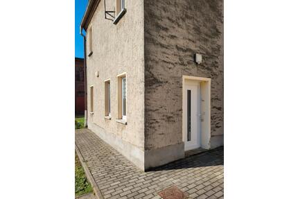Bei WB:Wohnen auf dem Hof: 3,5-Zimmer-Wohnung (EG) & Gartenoption - Kemberg