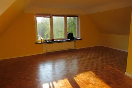 3-Zi-DG-Wohnung mit 65m² ab dem 01.05.2026 in HH-Poppenbüttel - Hamburg Wandsbek