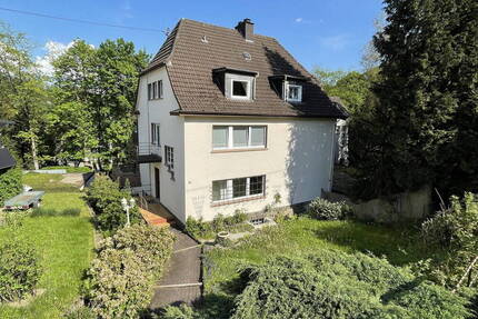 2 MEHRFAMILIENHÄUSER MIT 6 WOHNEINHEITEN + GROSSZÜGIGE GEWERBFLÄCHE - IM ZENTRUM VON GUMMERSBACH -