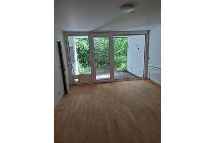 Zwei Zimmer Wohnung mit Terrasse und großzügigem Keller - Planegg