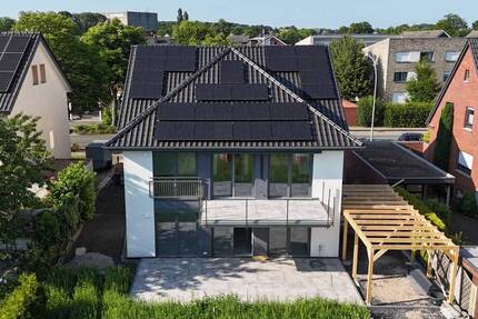 Erstbezug - Hochwertige u. moderne Dachgeschosswohnung über 2 Etagen mit EBK, Balkon ... - Ennigerloh