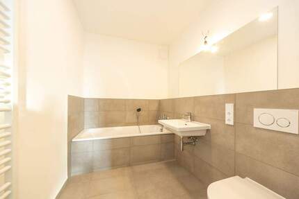 Eigentumswohnung mit 5 Zimmern nahe dem Stadtzentrum! Glücklich wohnen auf 119m² samt großem Balkon - Leipzig Zentrum-Südost