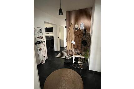 ✨ Stylisches 20m² WG-Zimmer in HallstadtDörfleins – Weltoffene Frauen-WG! ✨