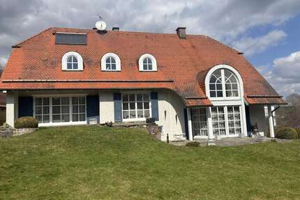 Haus zum Kaufen in Jetzendorf 930.000,00 € 260 m²