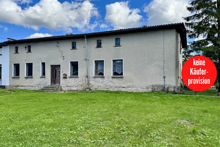 HORN IMMOBILIEN ++ Sanierungsbedürftiges Haus mit Doppelgarage und Scheune in Polzow