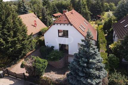 EINFAMILIENHAUS PERFEKT FÜR EINE KLEINE FAMILIE MIT GARTEN UND HEIMATNÄHE FÜR WEINBÖHLA