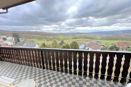 **Komplett sanierte 3-ZKB-Wohnung mit Balkon Fernblick und neuwertiger EBK** - Deutschland-Bad Soden-Salmünster Kerbersdorf