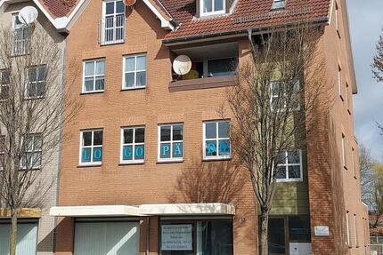 Helle 2,5 Zimmer-WohnungWG mit Tiefgaragenstellplatz im Zentrum - Heide