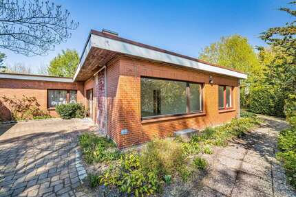 Haus zum Kaufen in Bergen 185.000,00 € 165 m²