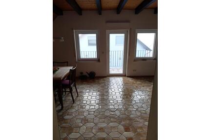 3 12 Zimmerwohnung mit Balkon in Bodenheim DG