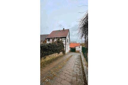 Kleiner Vierseitenhof mit Ausbaureserven - Bad Langensalza