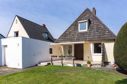 PURNHAGEN-IMMOBILIEN - Freistehendes Einfamilienhaus mit Garage in ruhiger Nebenstraße von Aumund - Bremen / Aumund Fähr-Lobbendorf
