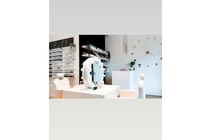 Ladenfläche zu vermieten Arbeitsplatz in Kosmetikstudio - Hamburg Altstadt