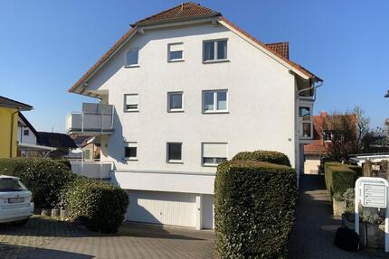 Schöne 3,5 Zimmer Dachgeschosswohnung mit Balkon & Garage - Alsfeld