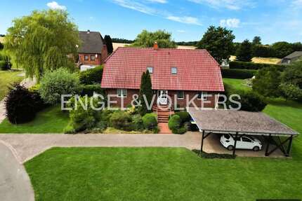 Haus zum Kaufen in Sukow-Levitzow 325.000,00 € 195 m²