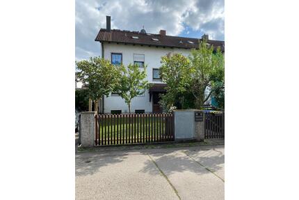 Mietwohnung - 880,00&nbsp;EUR Kaltmiete, ca.&nbsp; 55,00&nbsp;m&sup2; in Dachau (PLZ: 85221)
