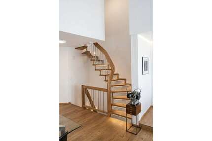 Haus zum Mieten in Landshut 2.500,00 € 150 m²