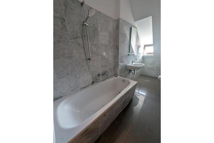 Gepflegte 3‑Zimmer‑Dachgeschosswohnung mit viel Potenzial - Leipzig Mitte