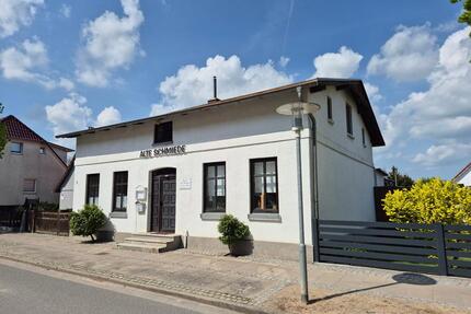 FREISTEHENDES HAUS MIT KLEINER PENSION AUF RÜGEN – PUTBUS