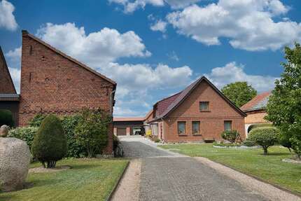 Haus zum Kaufen in Karstädt 339.000,00 € 270 m²