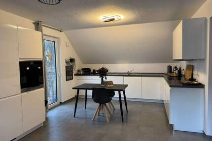 *2-Zi-Dachgeschosswohnung im Neubau mit Einbauküche, Gartenanteil und KFZ-Stellplatz* - Osterode am Harz