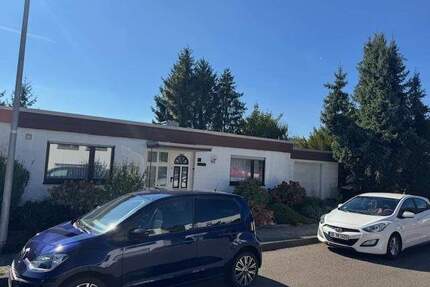 Top gepflegtes Einfamilienhaus mit Garage und kleinem Garten, Saarbrücken-Eschberg