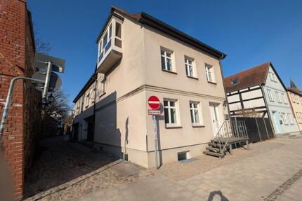 Kompakte 53 m² Altbauwohnung mit Charakter in MFH| 3 Zimmer, EBK, - Neubrandenburg