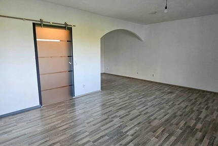 Großzügige, gepflegte 1,5 Zimmerwohnung inkl.PKW-Stellplatz in Bietigheim-Bissingen