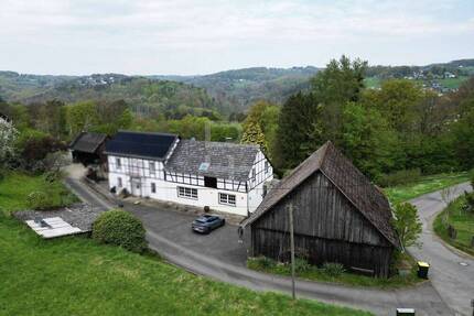 Ihr Traum vom Landleben: Fachwerkhaus mit Weiden und Scheune! - Overath Steinenbrück