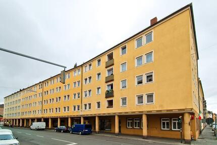 Aktion: Bei Anmietung bis 31.05.2026 schenken wir Ihnen einen 100,- Euro-Gutschein! Renovierte und gut geschnittene 2-Zimmer-Wohnung ab sofort frei - Nürnberg Eberhardshof
