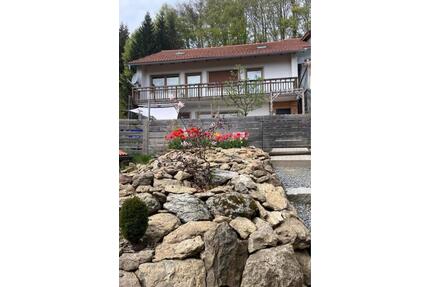 EINFAMILIENHAUS MIT PANORAMA-BLICK UND EIGENEM WALD - Thurmansbang