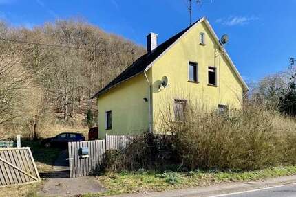 Haus zum Kaufen in Windeck 89.000,00 € 113 m²